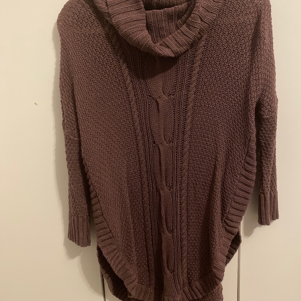 Turtle/cow neck sweater